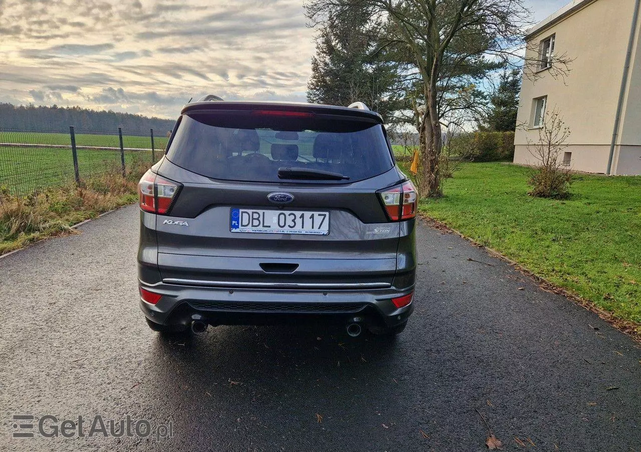 FORD Kuga 1.5 EcoBoost 4x4 Black & Silver