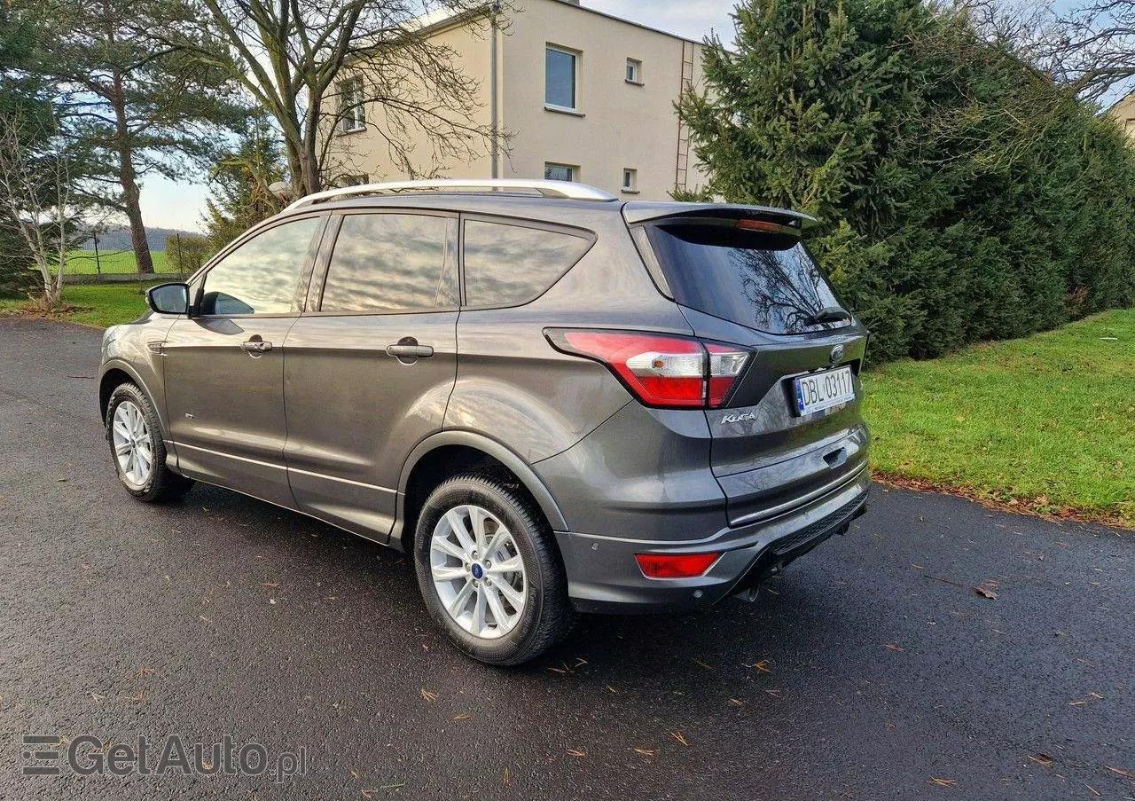 FORD Kuga 1.5 EcoBoost 4x4 Black & Silver