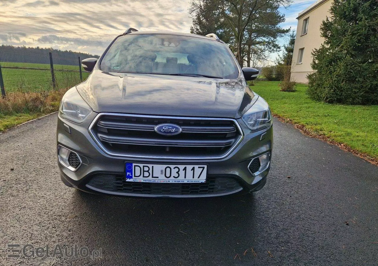 FORD Kuga 1.5 EcoBoost 4x4 Black & Silver