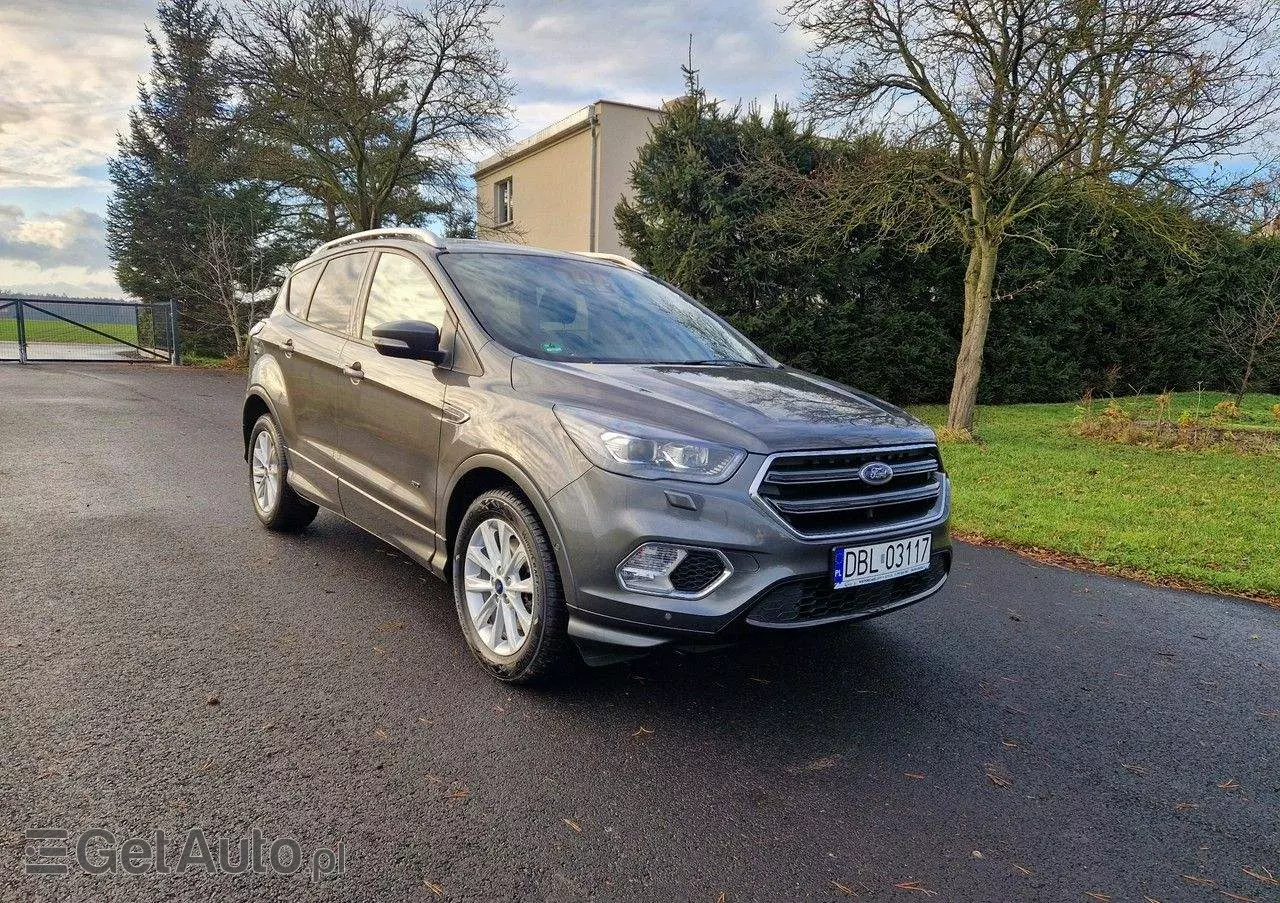 FORD Kuga 1.5 EcoBoost 4x4 Black & Silver