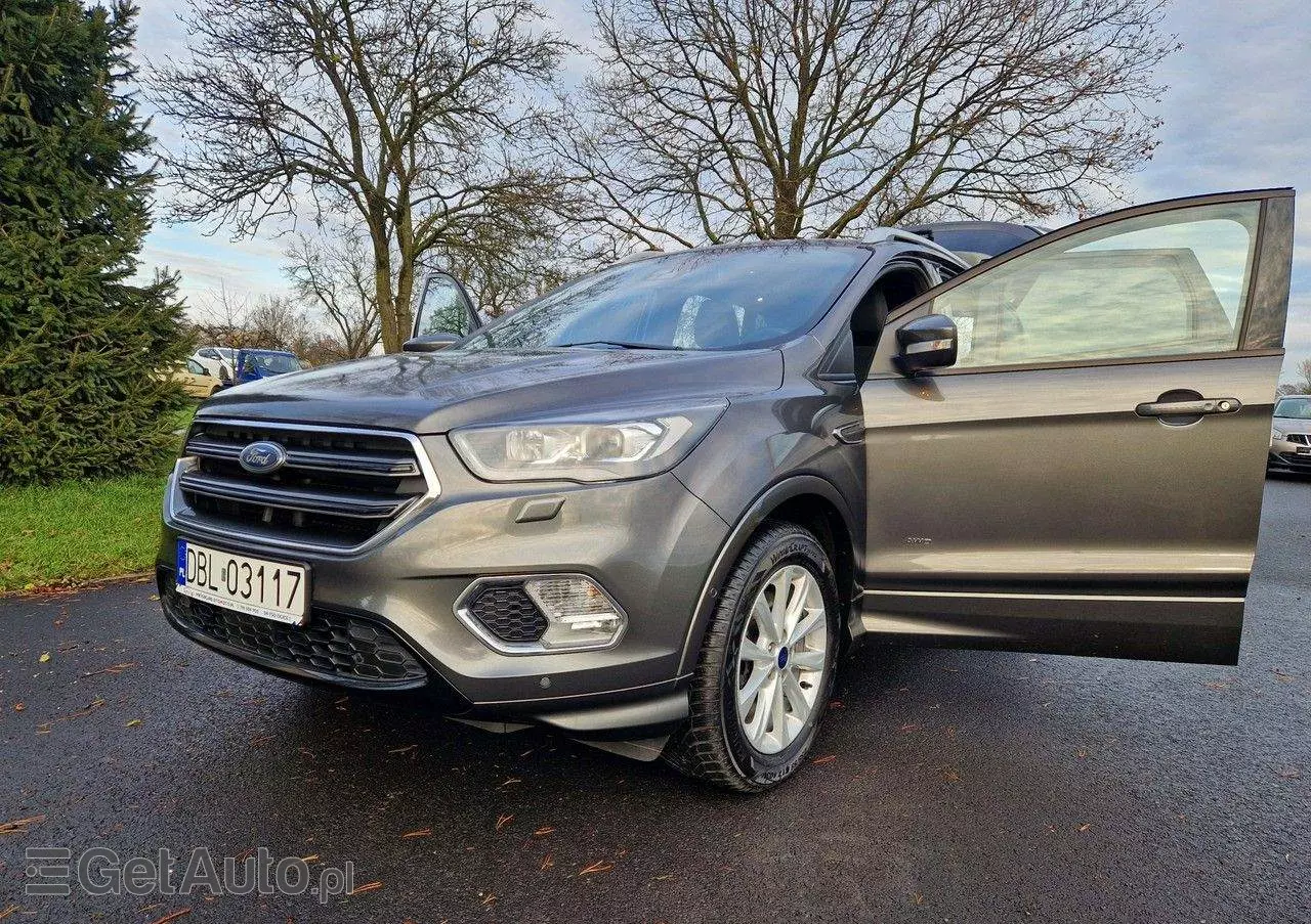 FORD Kuga 1.5 EcoBoost 4x4 Black & Silver