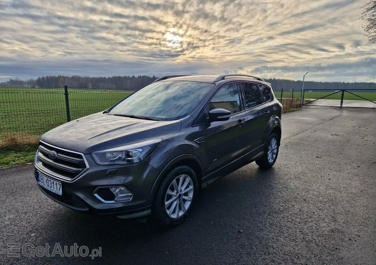 FORD Kuga 1.5 EcoBoost 4x4 Black & Silver