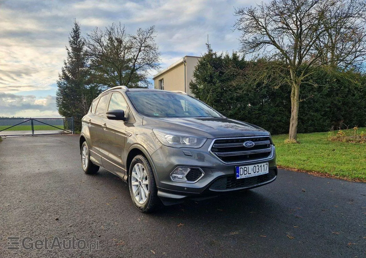 FORD Kuga 1.5 EcoBoost 4x4 Black & Silver