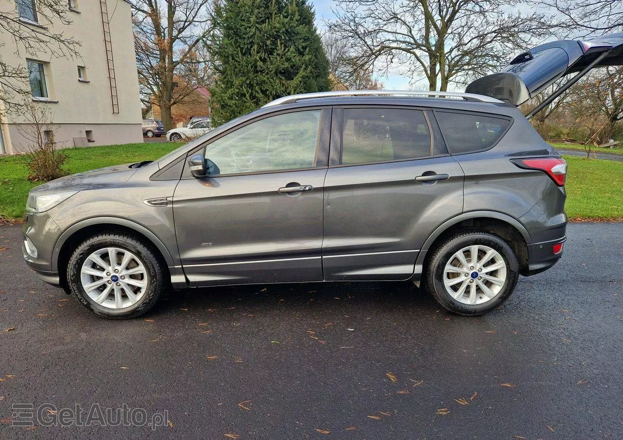 FORD Kuga 1.5 EcoBoost 4x4 Black & Silver