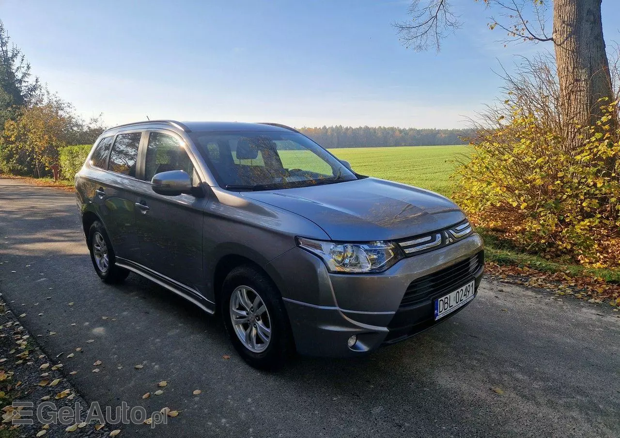 MITSUBISHI Outlander 2.0 2WD Invite