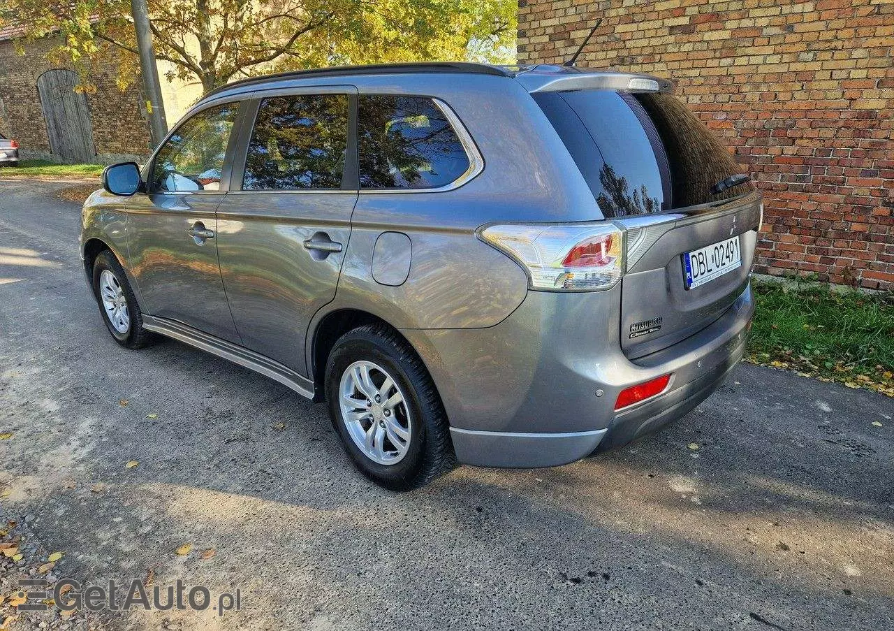 MITSUBISHI Outlander 2.0 2WD Invite