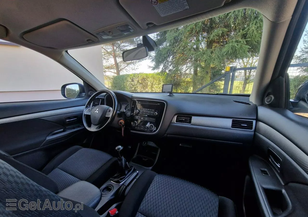 MITSUBISHI Outlander 2.0 2WD Invite