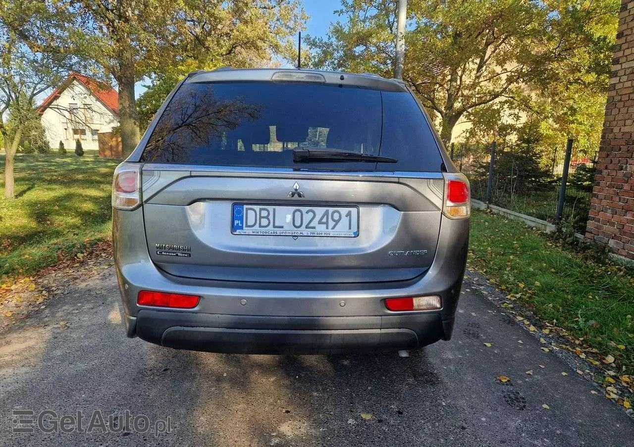 MITSUBISHI Outlander 2.0 2WD Invite