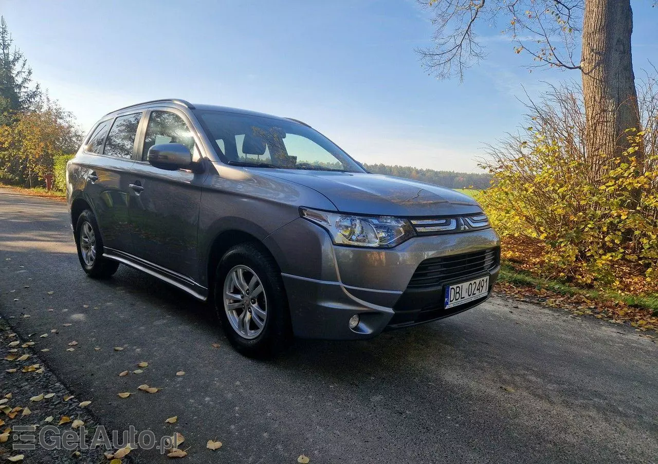 MITSUBISHI Outlander 2.0 2WD Invite