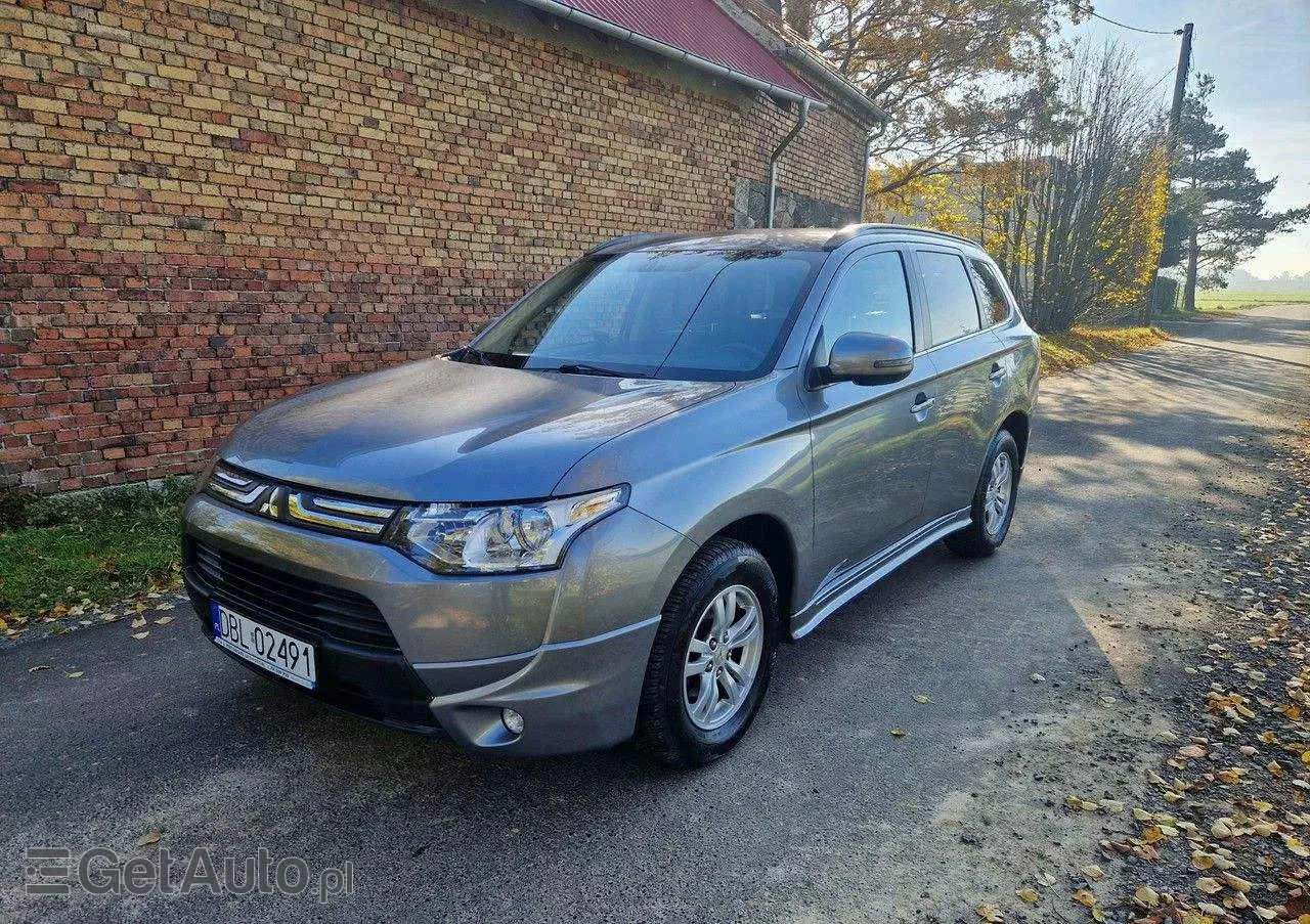 MITSUBISHI Outlander 2.0 2WD Invite