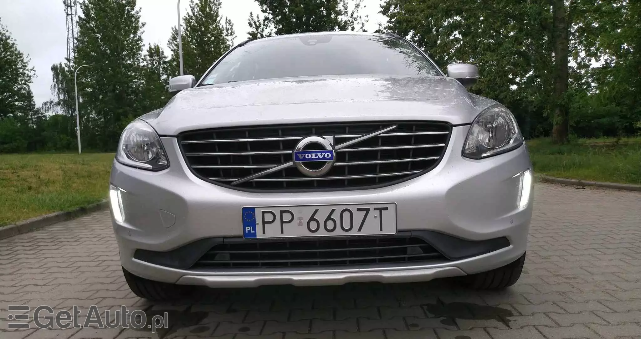 VOLVO XC 60 D3 Drive-E Momentum