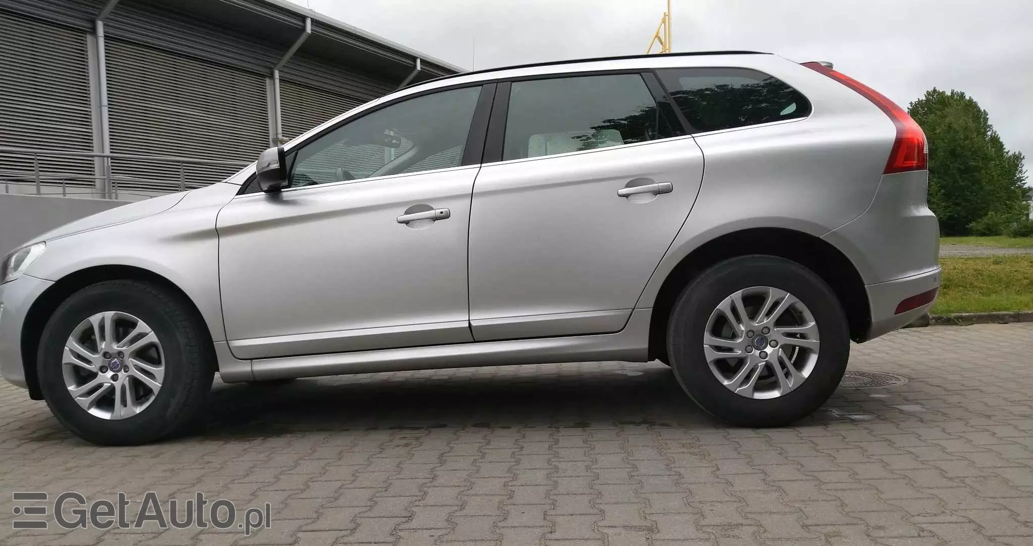 VOLVO XC 60 D3 Drive-E Momentum