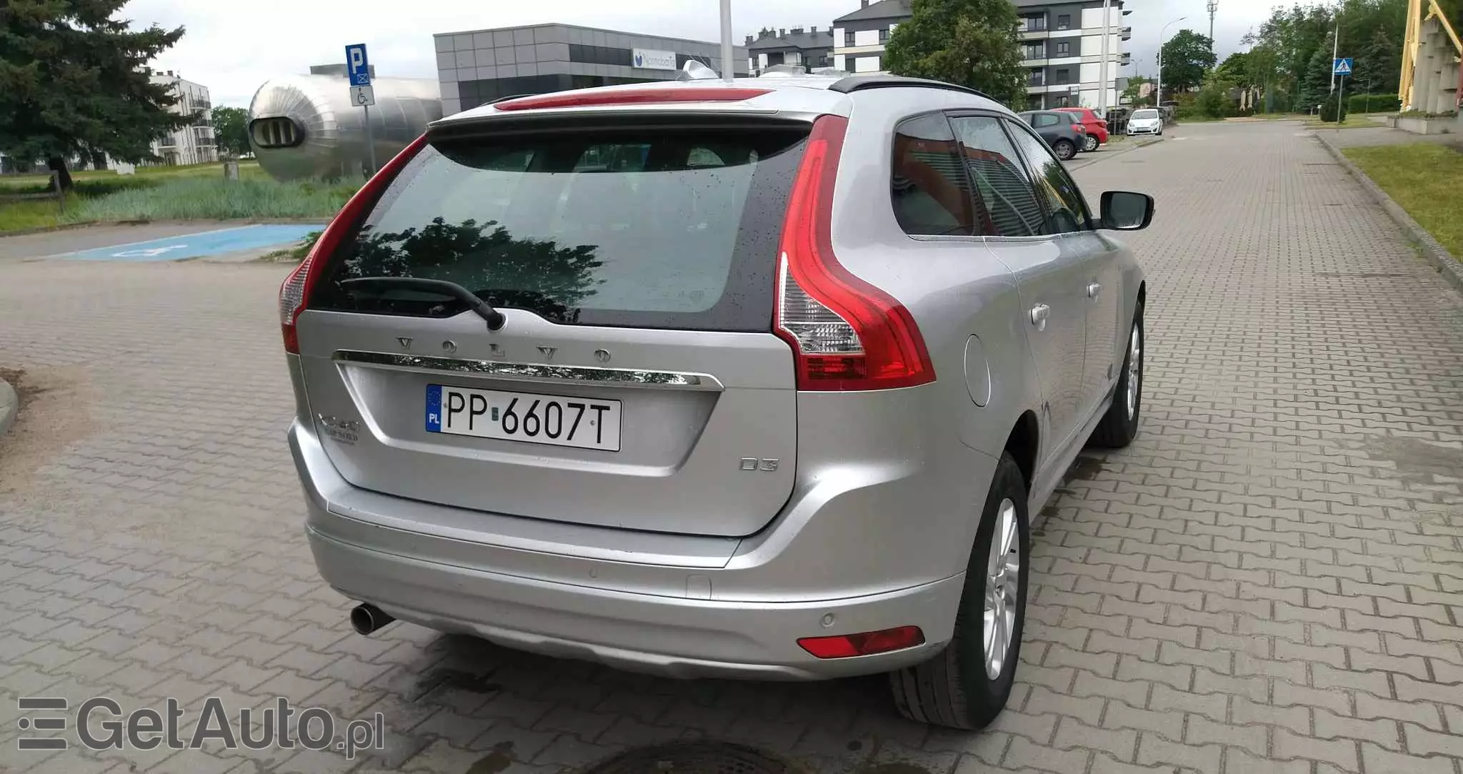 VOLVO XC 60 D3 Drive-E Momentum