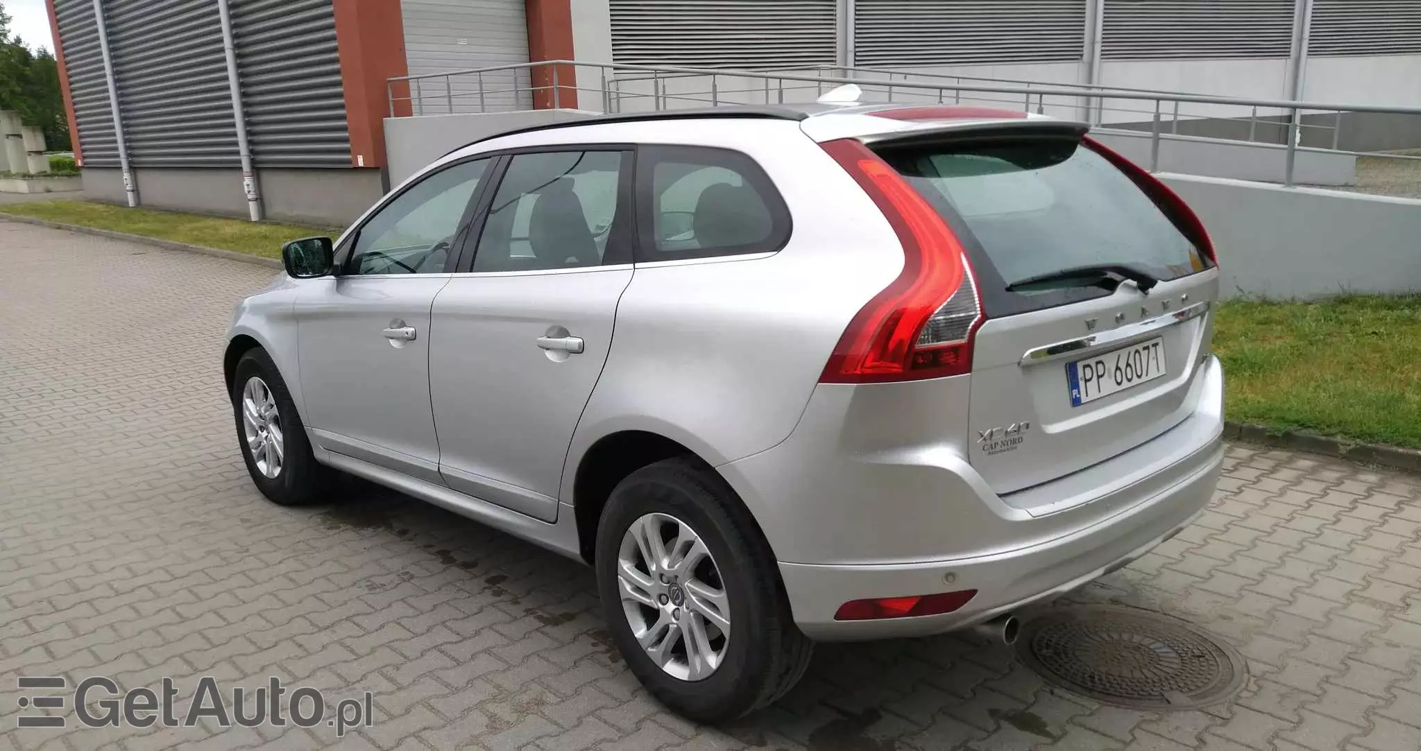 VOLVO XC 60 D3 Drive-E Momentum