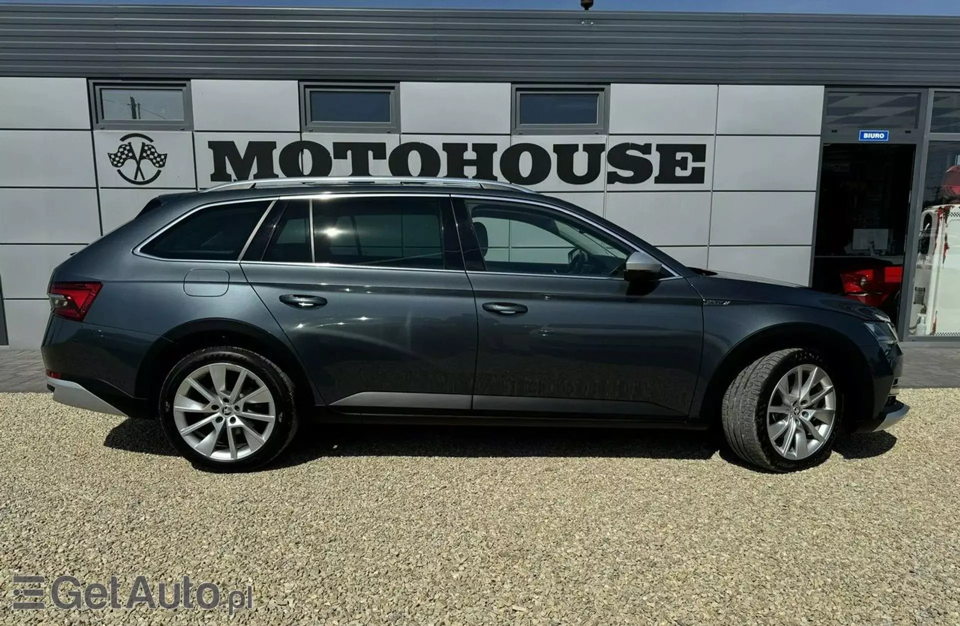 SKODA Superb 