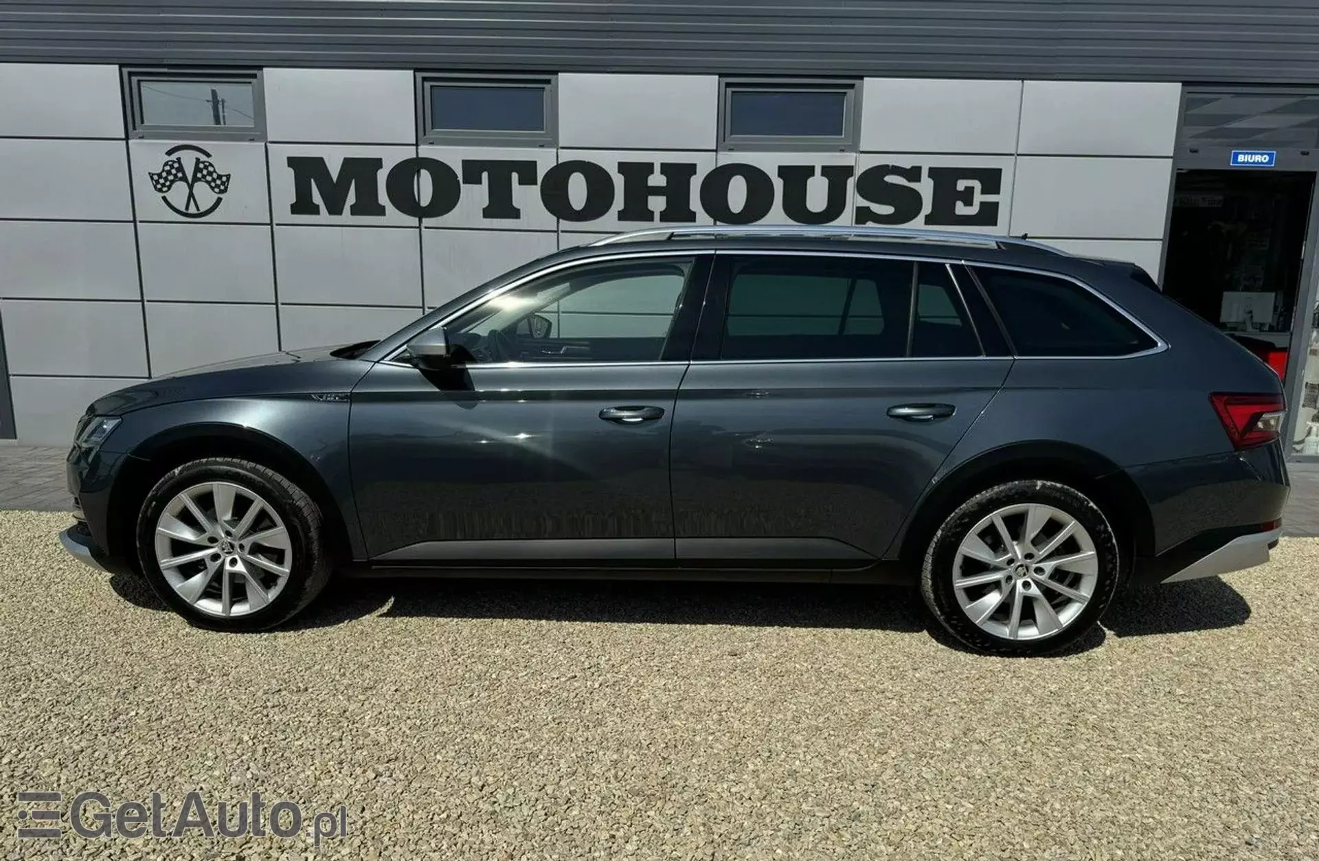 SKODA Superb 