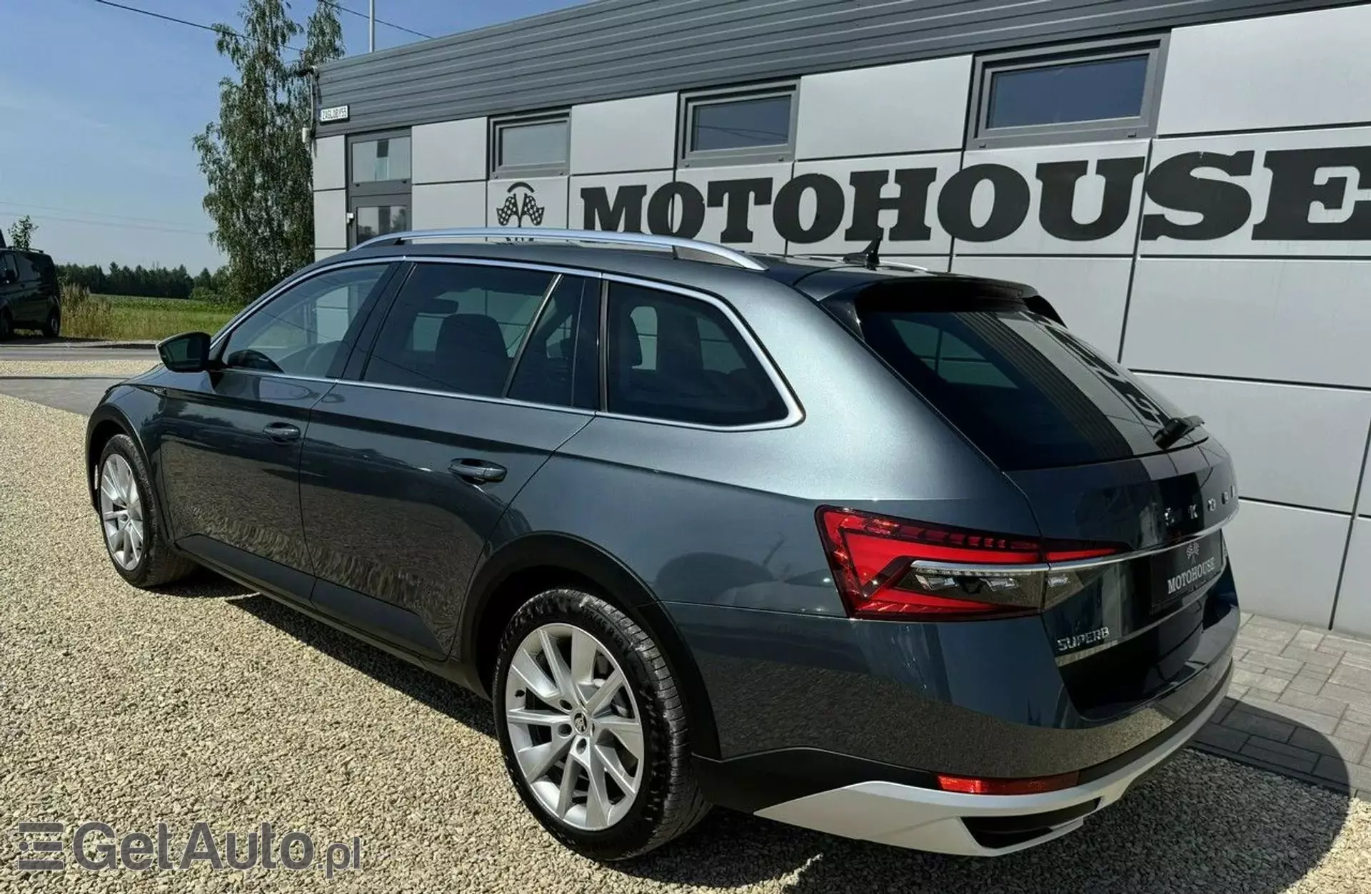 SKODA Superb 