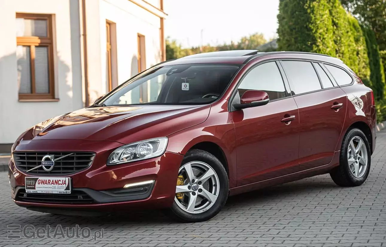 VOLVO V60 D4 Drive-E Dynamic Edition (Momentum)