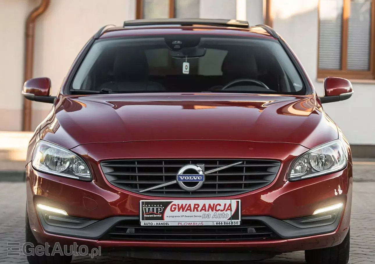 VOLVO V60 D4 Drive-E Dynamic Edition (Momentum)