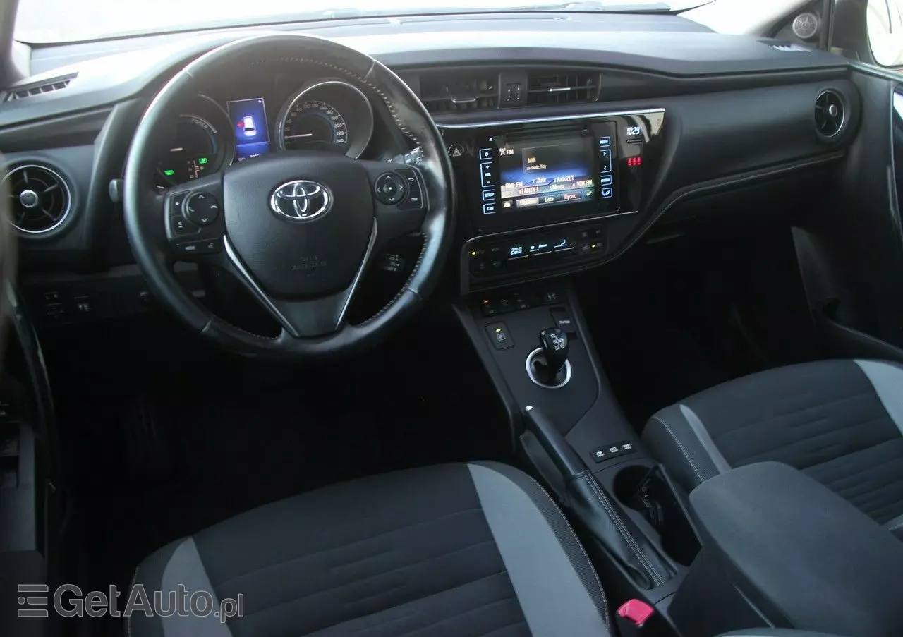 TOYOTA Auris 