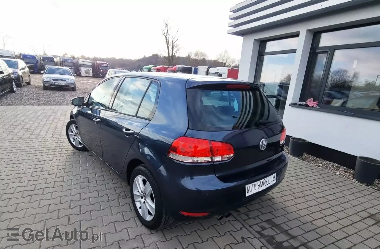 VOLKSWAGEN Golf 