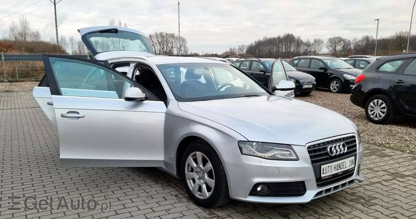 AUDI A4 