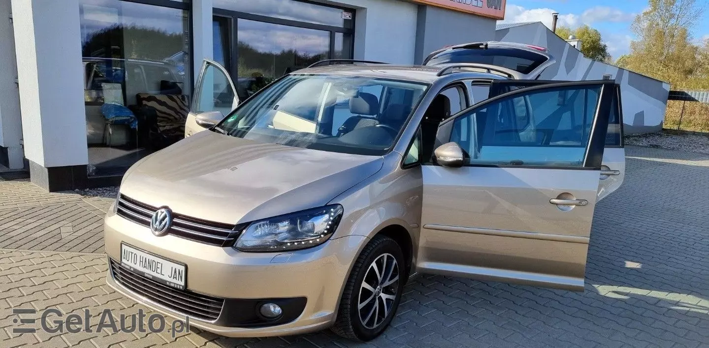 VOLKSWAGEN Touran 