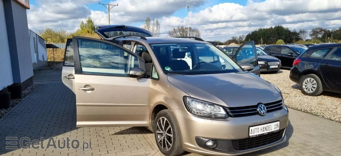 VOLKSWAGEN Touran 