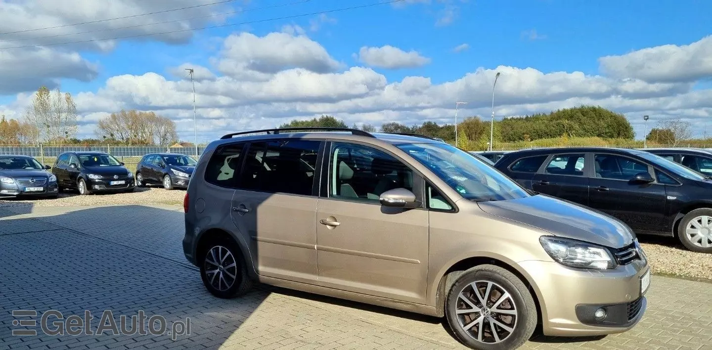 VOLKSWAGEN Touran 