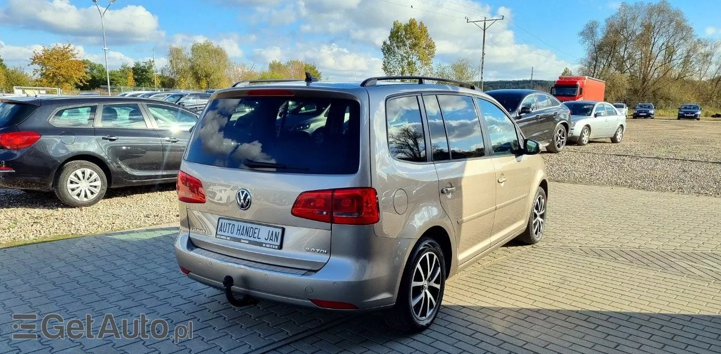 VOLKSWAGEN Touran 