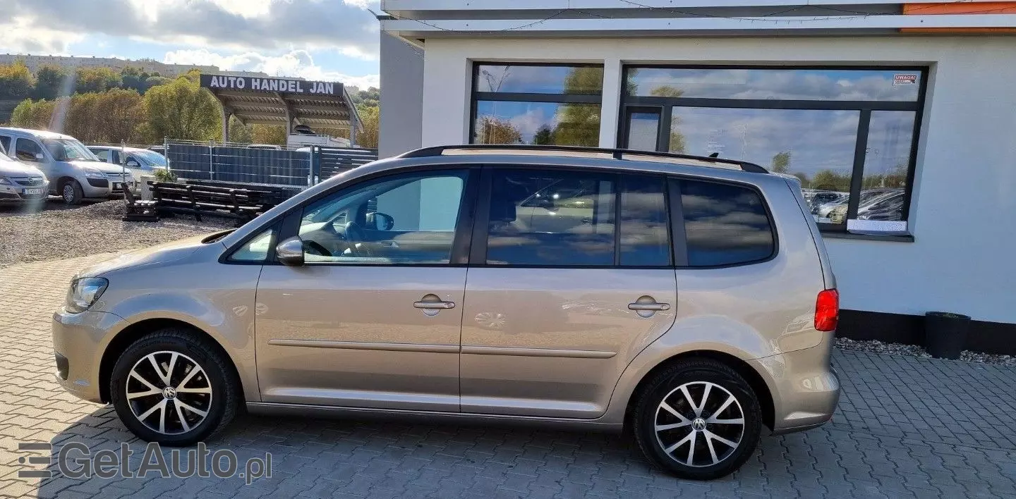 VOLKSWAGEN Touran 