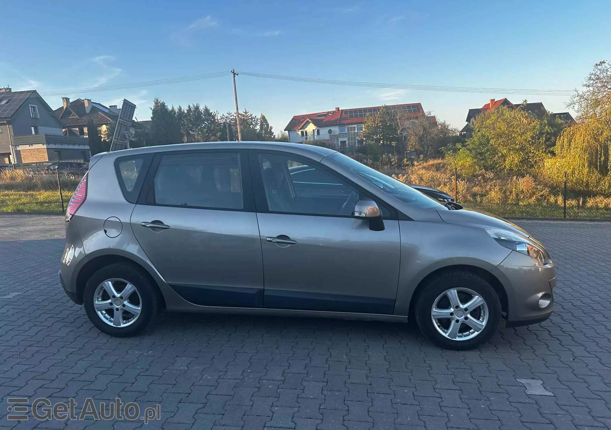 RENAULT Scenic 1.6 16V 110 Dynamique