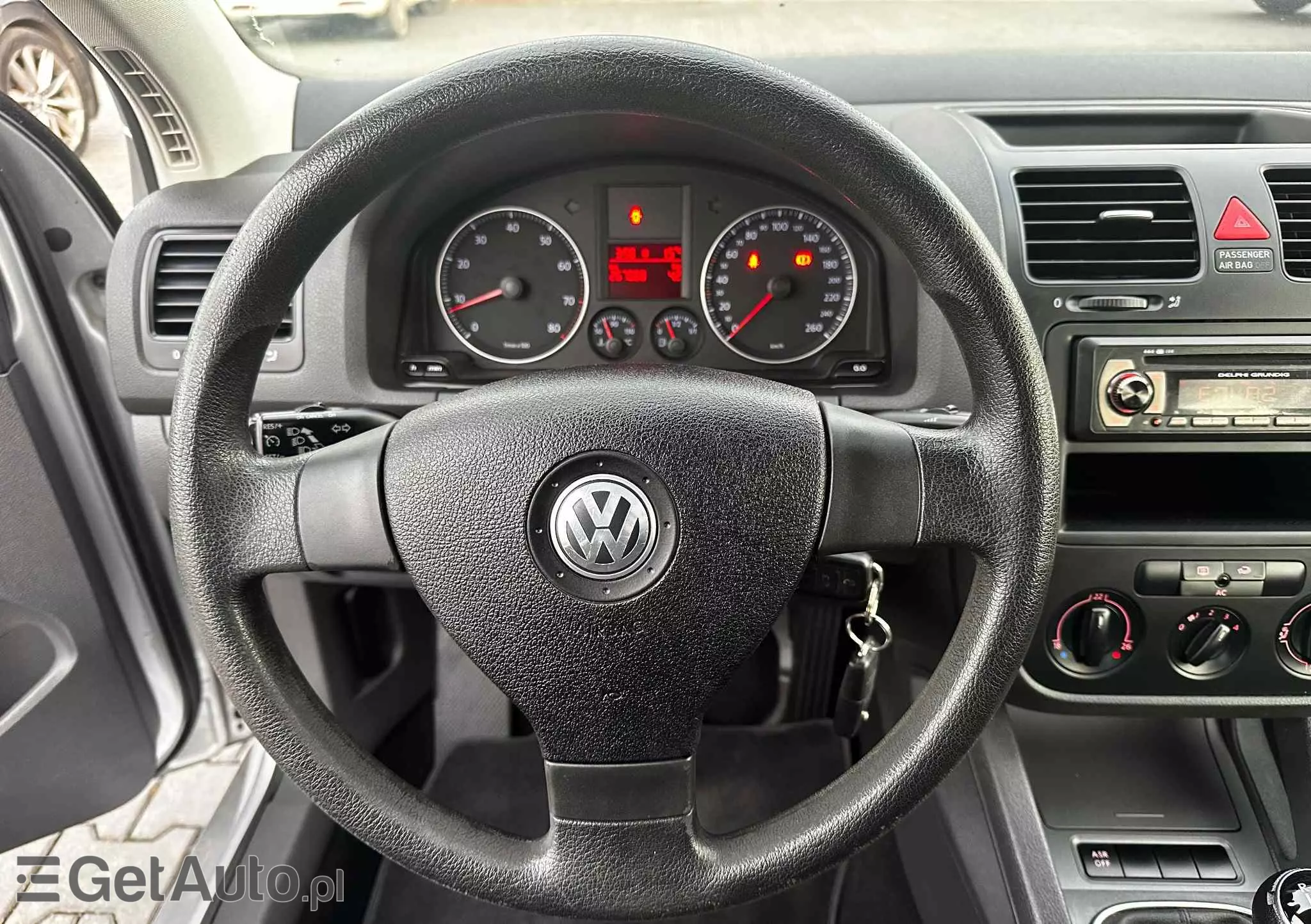 VOLKSWAGEN Golf 1.6 FSI Trendline