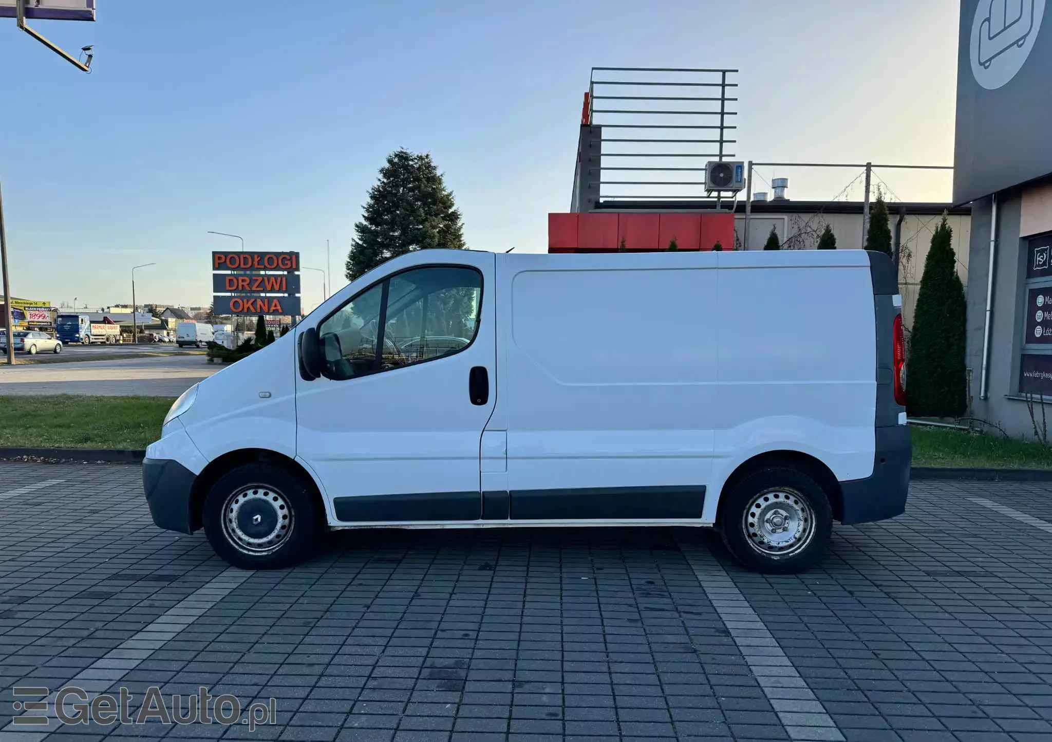 RENAULT TRAFIC 