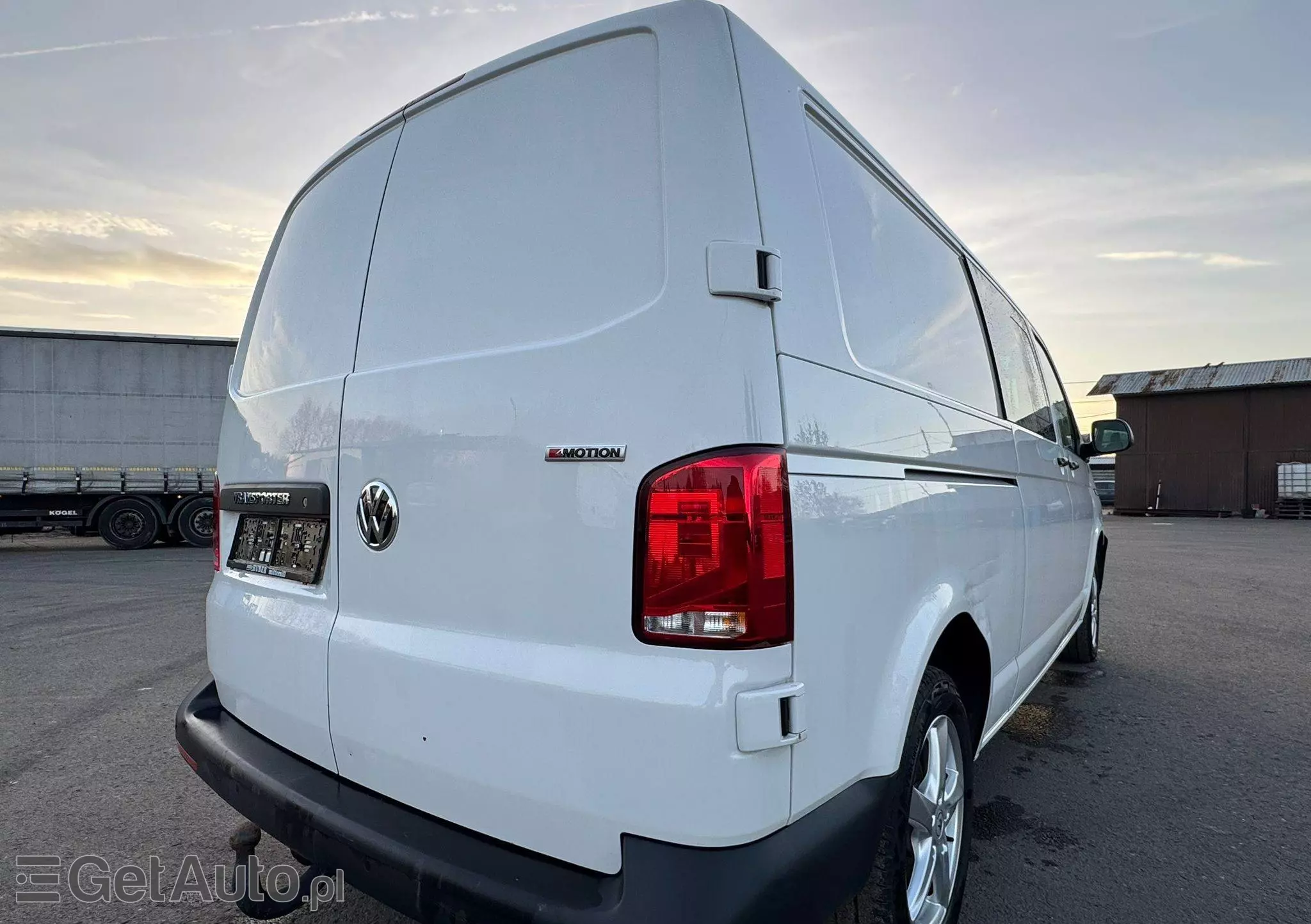 VOLKSWAGEN Transporter 