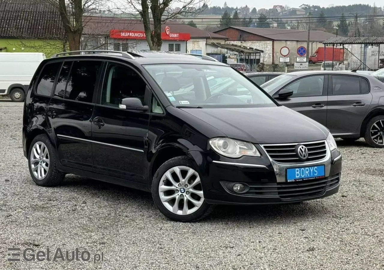 VOLKSWAGEN Touran 