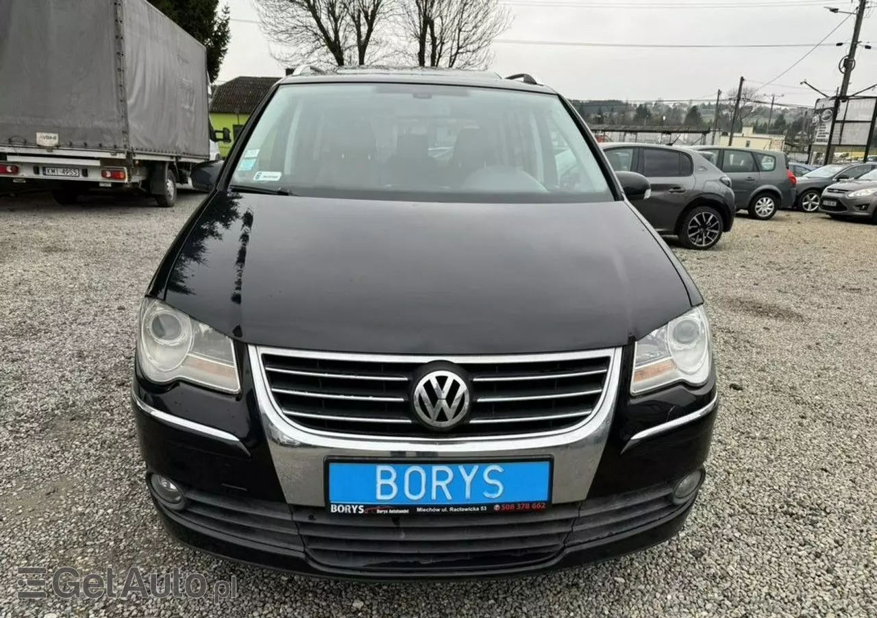 VOLKSWAGEN Touran 