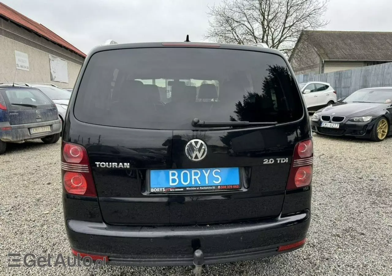 VOLKSWAGEN Touran 