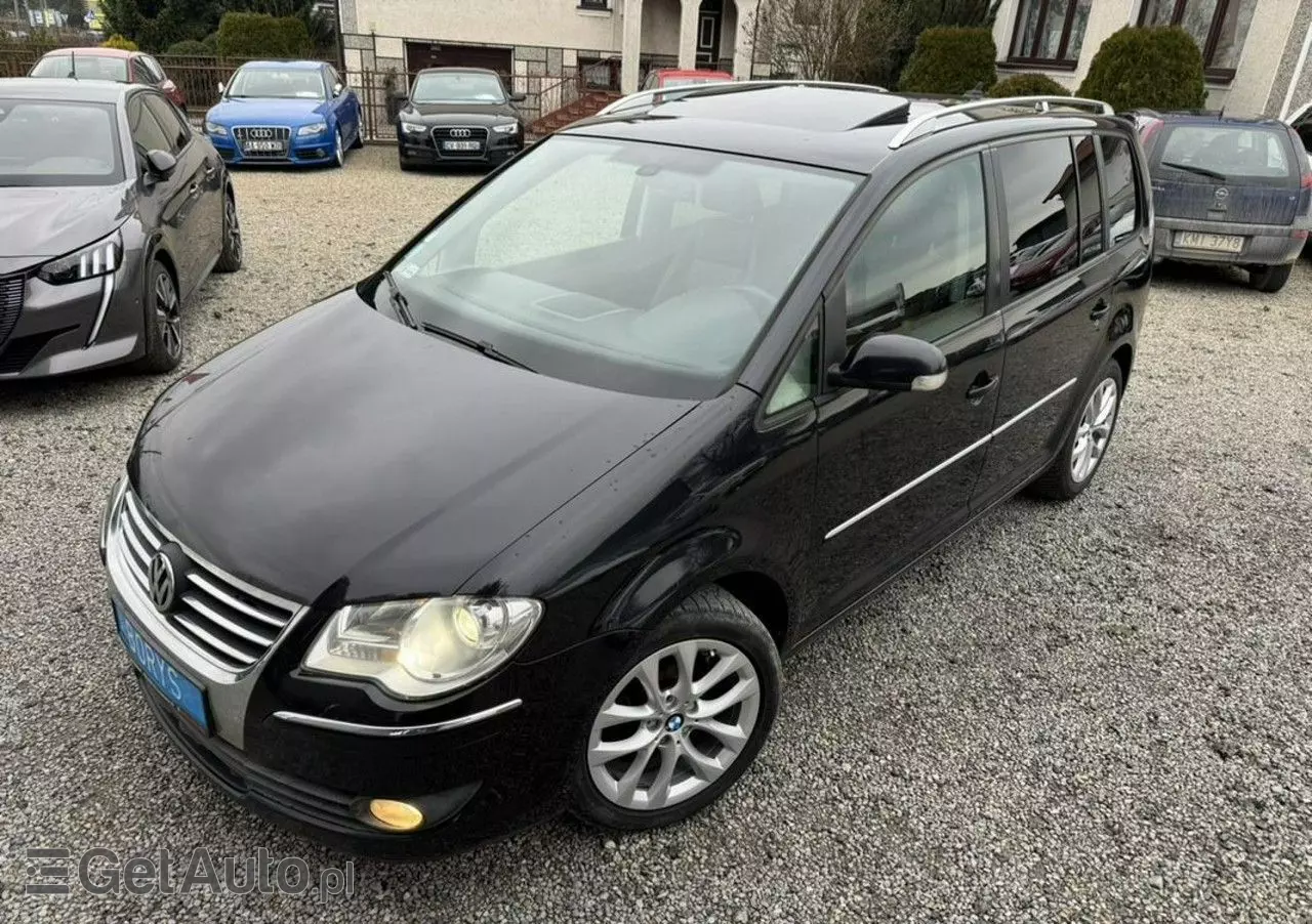 VOLKSWAGEN Touran 