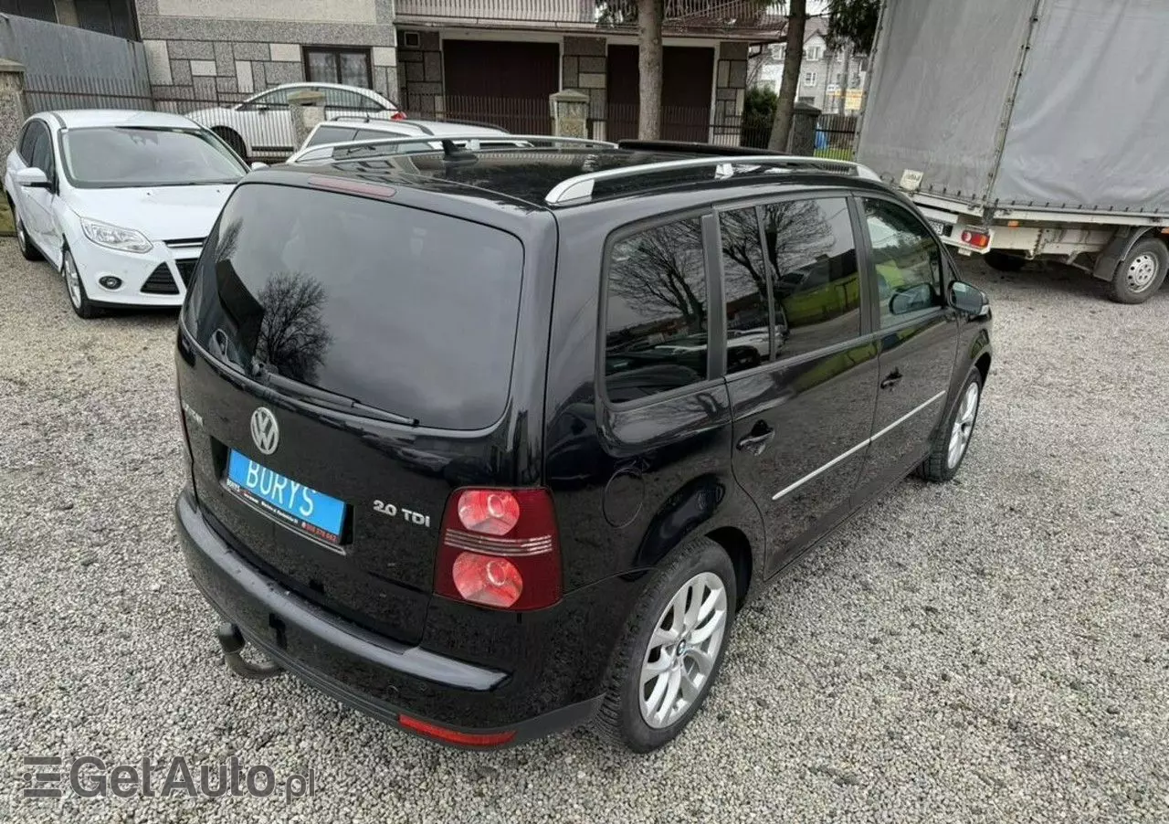 VOLKSWAGEN Touran 