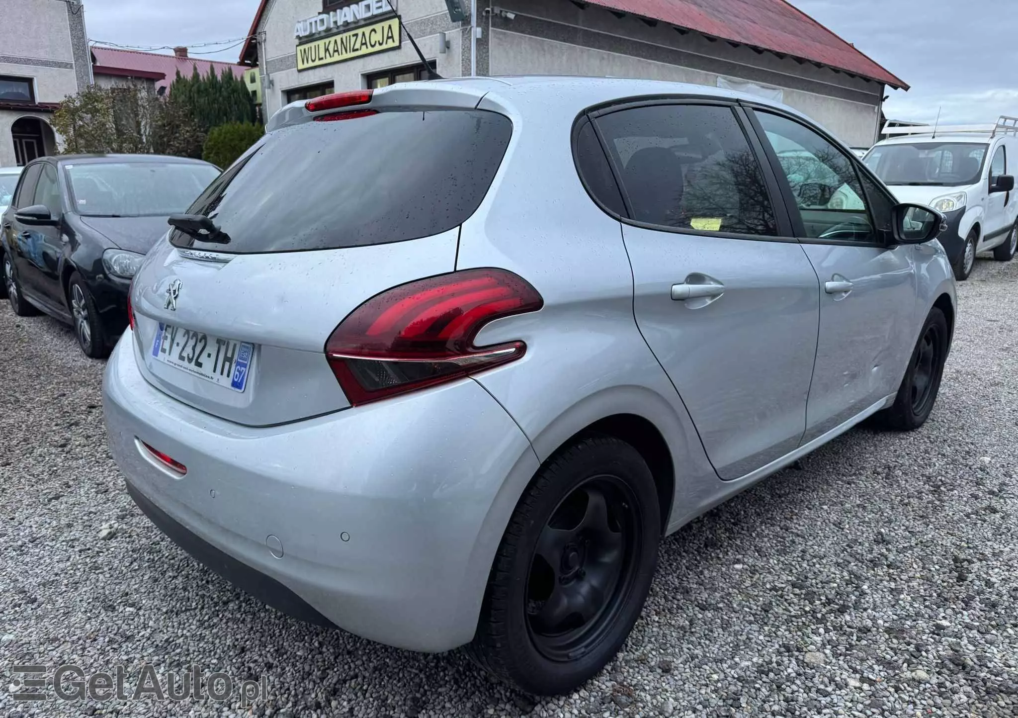 PEUGEOT 208 82 PureTech Style