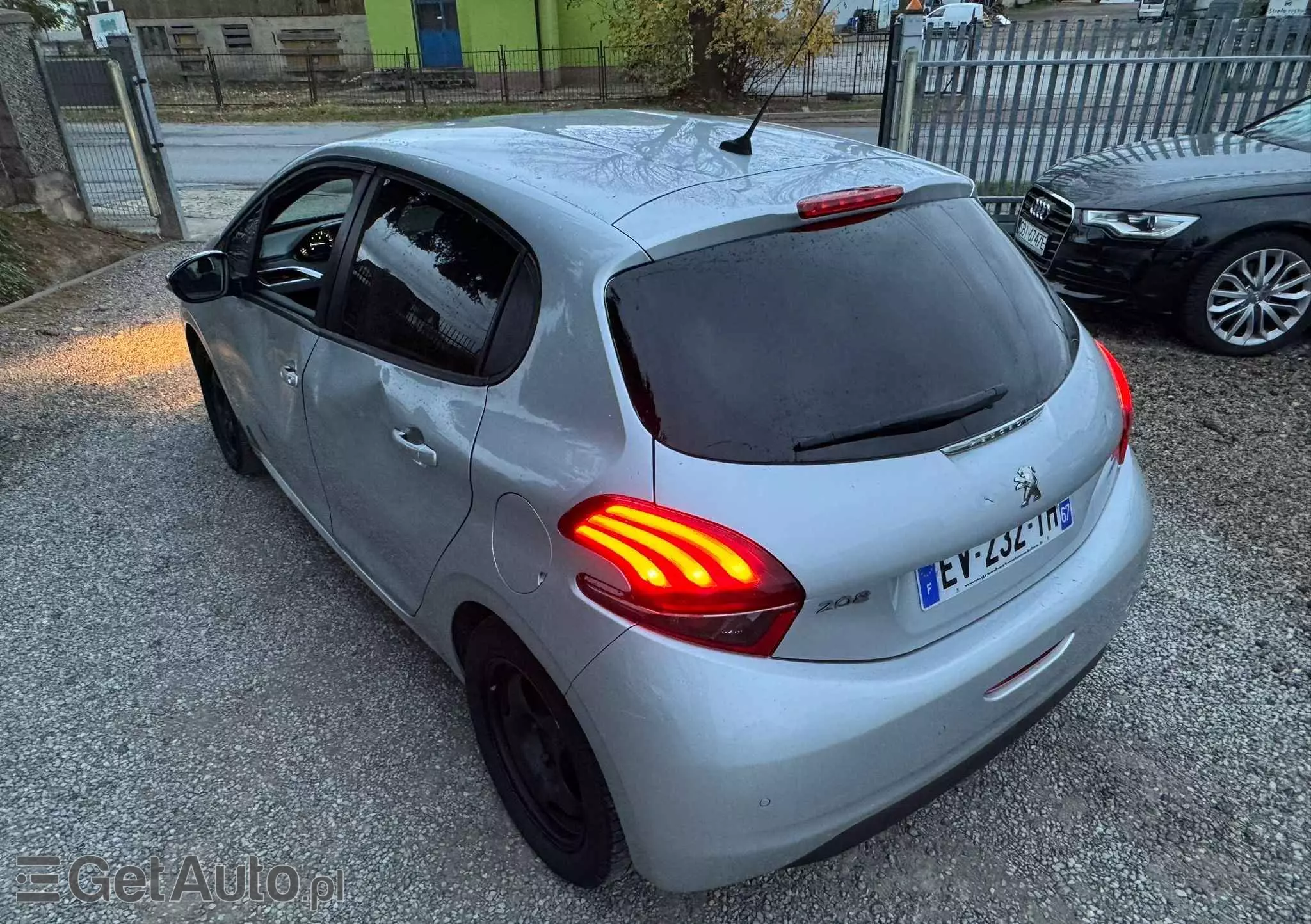 PEUGEOT 208 82 PureTech Style