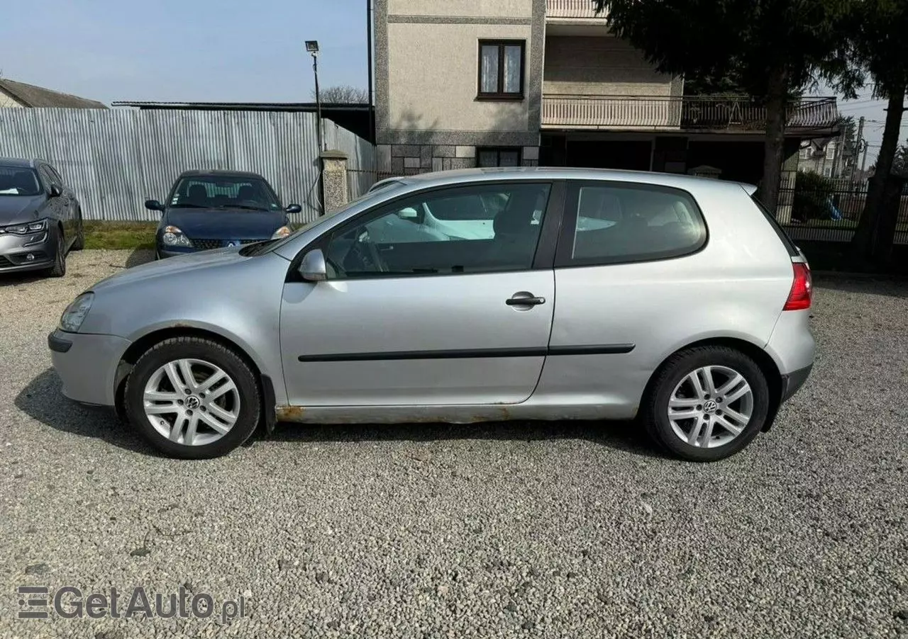 VOLKSWAGEN Golf V 1.6 FSI Comfortline