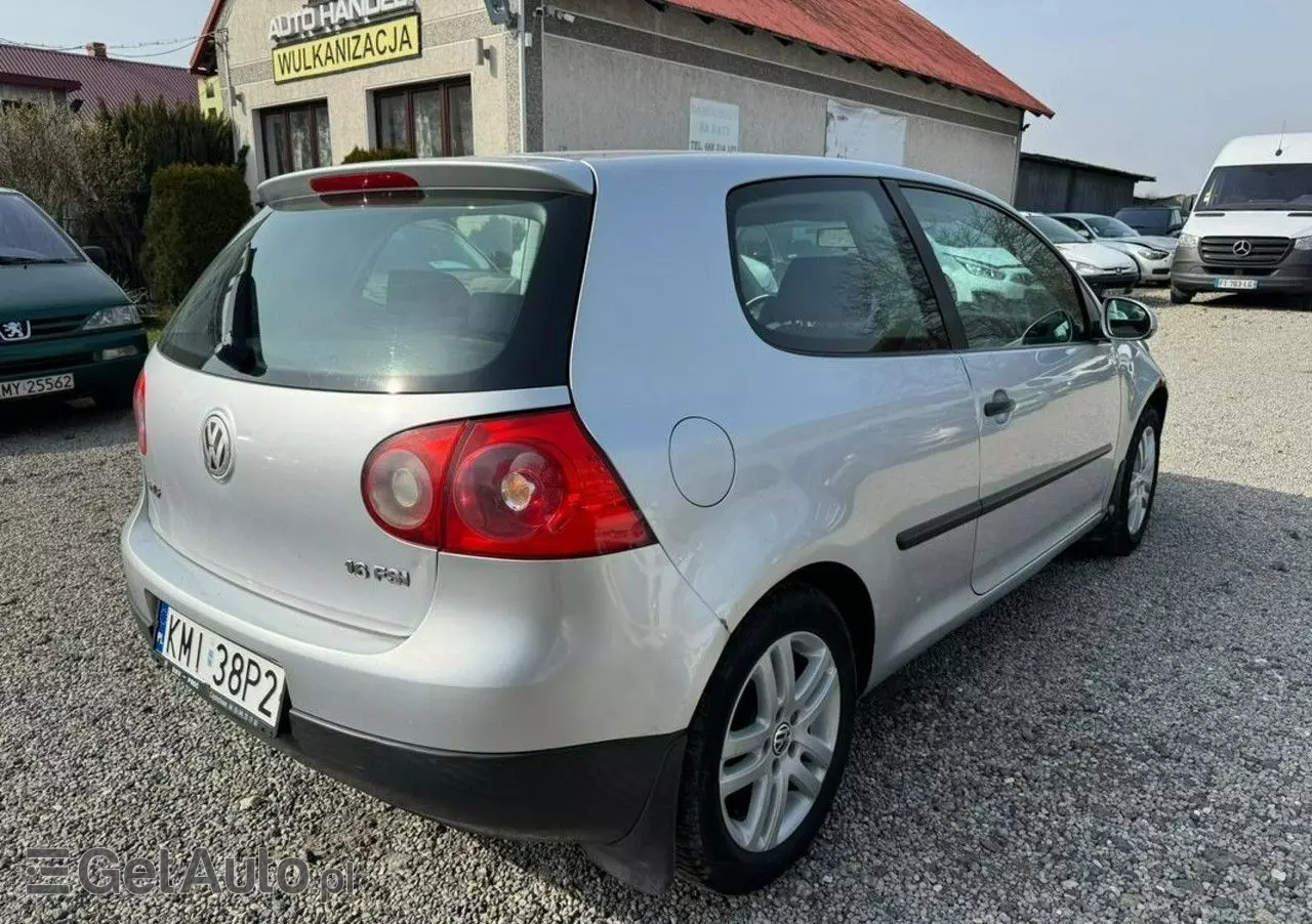 VOLKSWAGEN Golf V 1.6 FSI Comfortline