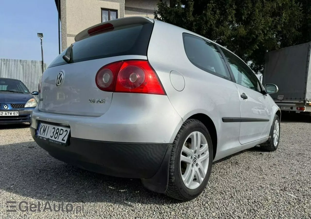 VOLKSWAGEN Golf V 1.6 FSI Comfortline