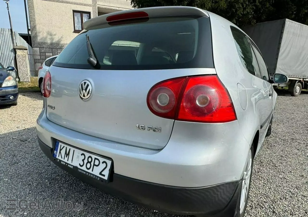 VOLKSWAGEN Golf V 1.6 FSI Comfortline