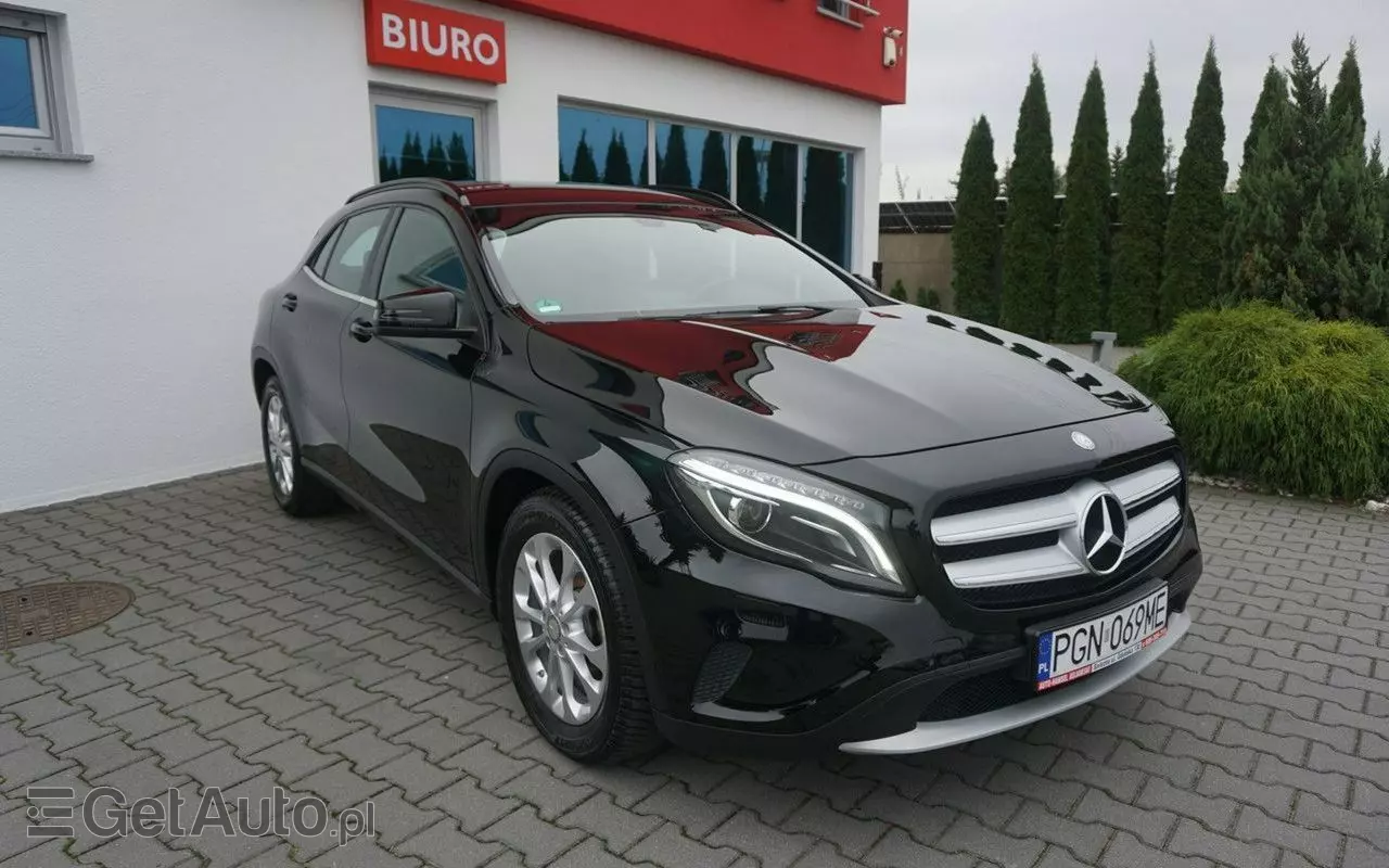 MERCEDES-BENZ GLA 200 7G-DCT Style