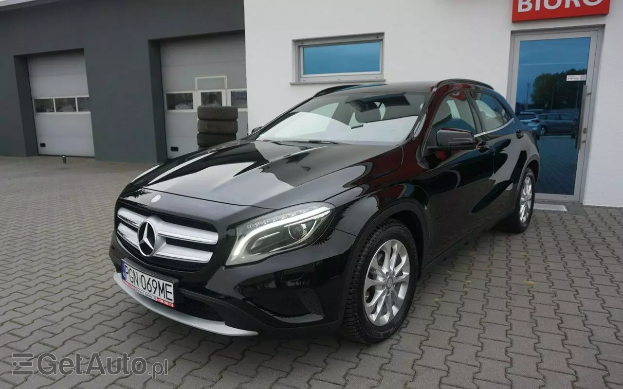 MERCEDES-BENZ GLA 200 7G-DCT Style