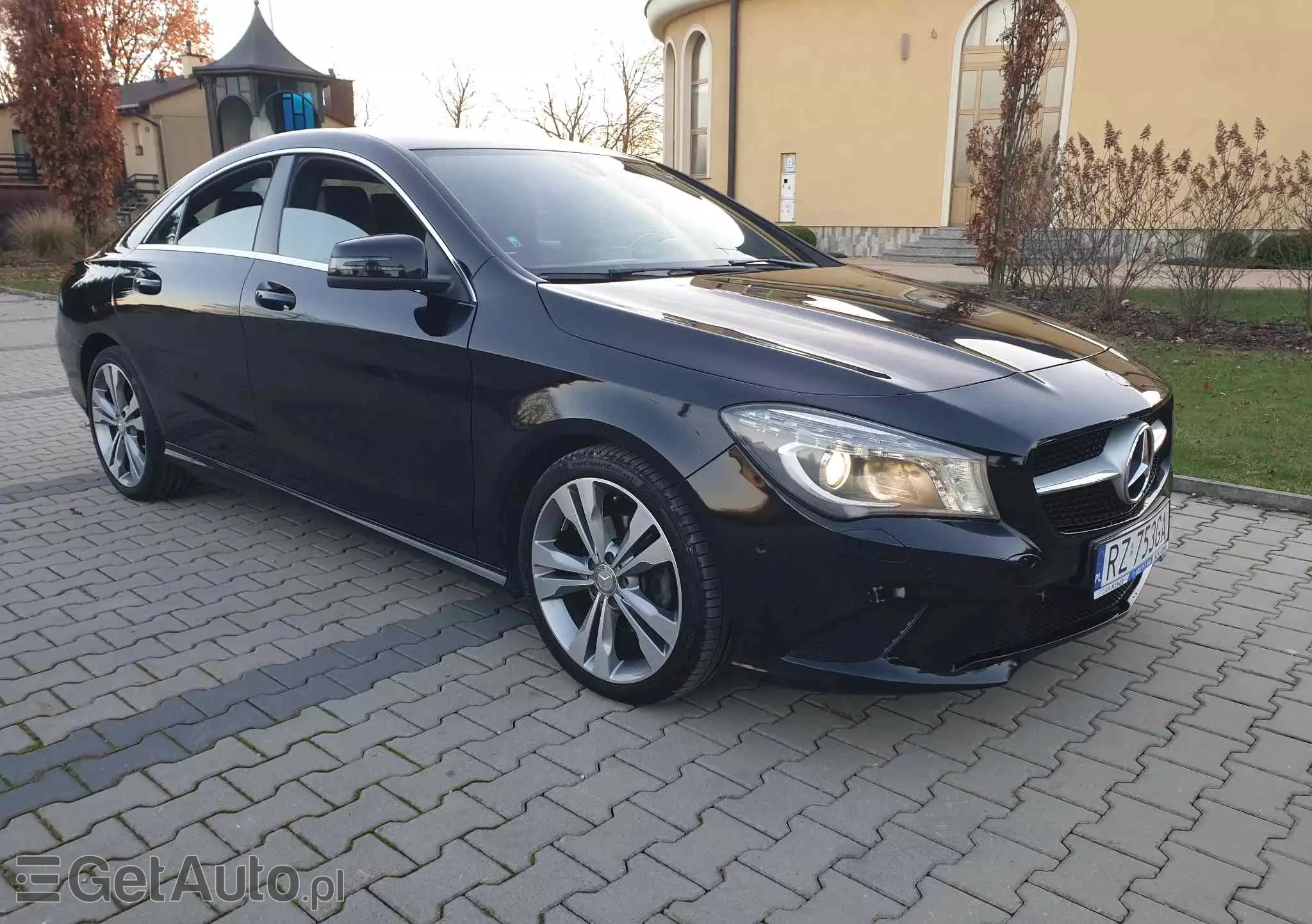 MERCEDES-BENZ CLA 200 Peak Edition