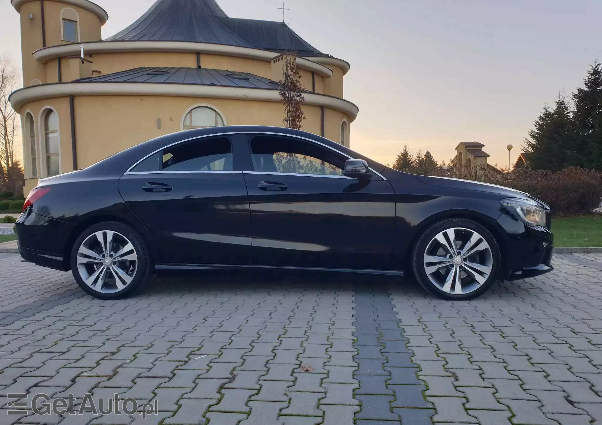 MERCEDES-BENZ CLA 200 Peak Edition